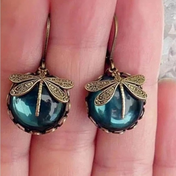 Elegant Dragonfly Earrings with Teal Accents - Picture 4 of 4
